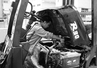 電動(dòng)堆高車(chē)