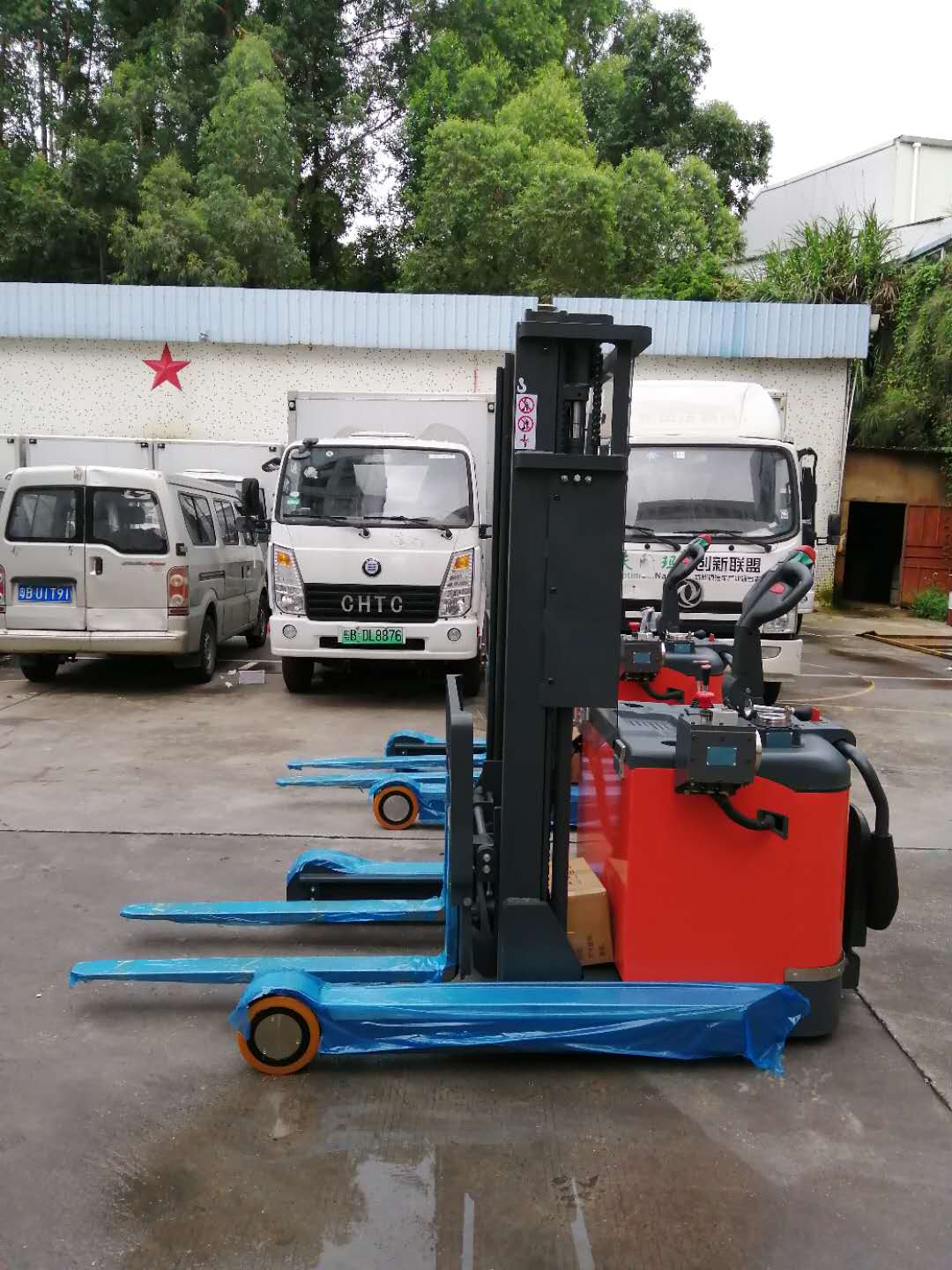 搬運車&mdash;電動搬運車