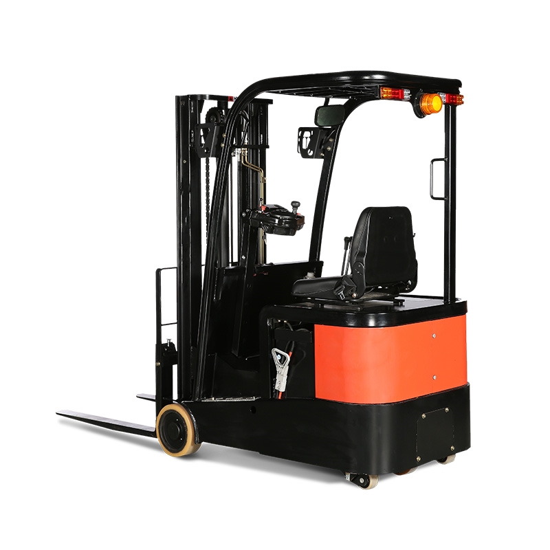 產(chǎn)品亮點多層廠房及超小空間的定制設(shè)計；安全性座椅開關(guān)，防止行瞳、起升等誤操作緊急斷電開關(guān)，在操作失控時可所有電源，避免緊急事故低電壓自動保護(hù) ，延長電瓶壽命電瓶蓋板與車架采用一體式焊接技術(shù) ，車體牢固可靠,起升過載保護(hù)，液壓系統(tǒng)防爆設(shè)計，即使油管爆裂，門架也不會快速下降，提高安全性再生制動，斜坡防滑，保證駕使安全，可選配彎道自動減速功能，行駛更安全。1.2噸電動叉車特色配置上下低位踏板，配備安全扶手，充分考慮了人性化要求，智能儀表，可顯示電量、使用時間、錯誤代碼等系統(tǒng)信息電子轉(zhuǎn)向，操縱更輕便，進(jìn)口AMP防水防塵接插件使用一體式標(biāo)準(zhǔn)油箱，電機(jī)、泵、油箱一體式裝配，內(nèi)部更加清潔，性能可靠，采用可向上翻開式操作面板，更加方便，安全棚采用經(jīng)過特殊定制的管材設(shè)計，安全又不失美觀,采用全新緊湊門架設(shè)計，整車高度低，行駛靈活自如，適用于各種工業(yè)樓層，采用安全舒適的座椅，增加駕駛員的使用舒適度，側(cè)拉電瓶箱設(shè)計，輕松更換電瓶，方便連續(xù)作業(yè),維護(hù)保養(yǎng)AC電機(jī)，免于維護(hù)可顯示故障代碼的儀表，大大方便維修保養(yǎng)打開車身覆蓋件，就可以檢查到液壓電機(jī)、泵等主要部件，維護(hù)保養(yǎng)方便后門可打開，配重、電機(jī)、電控制等一覽無余，方便檢修和保養(yǎng)，線油管走向優(yōu)化，方便掀開的踏板，使零部件的檢測、維修、更換更便捷，控制器自我診斷系統(tǒng)。