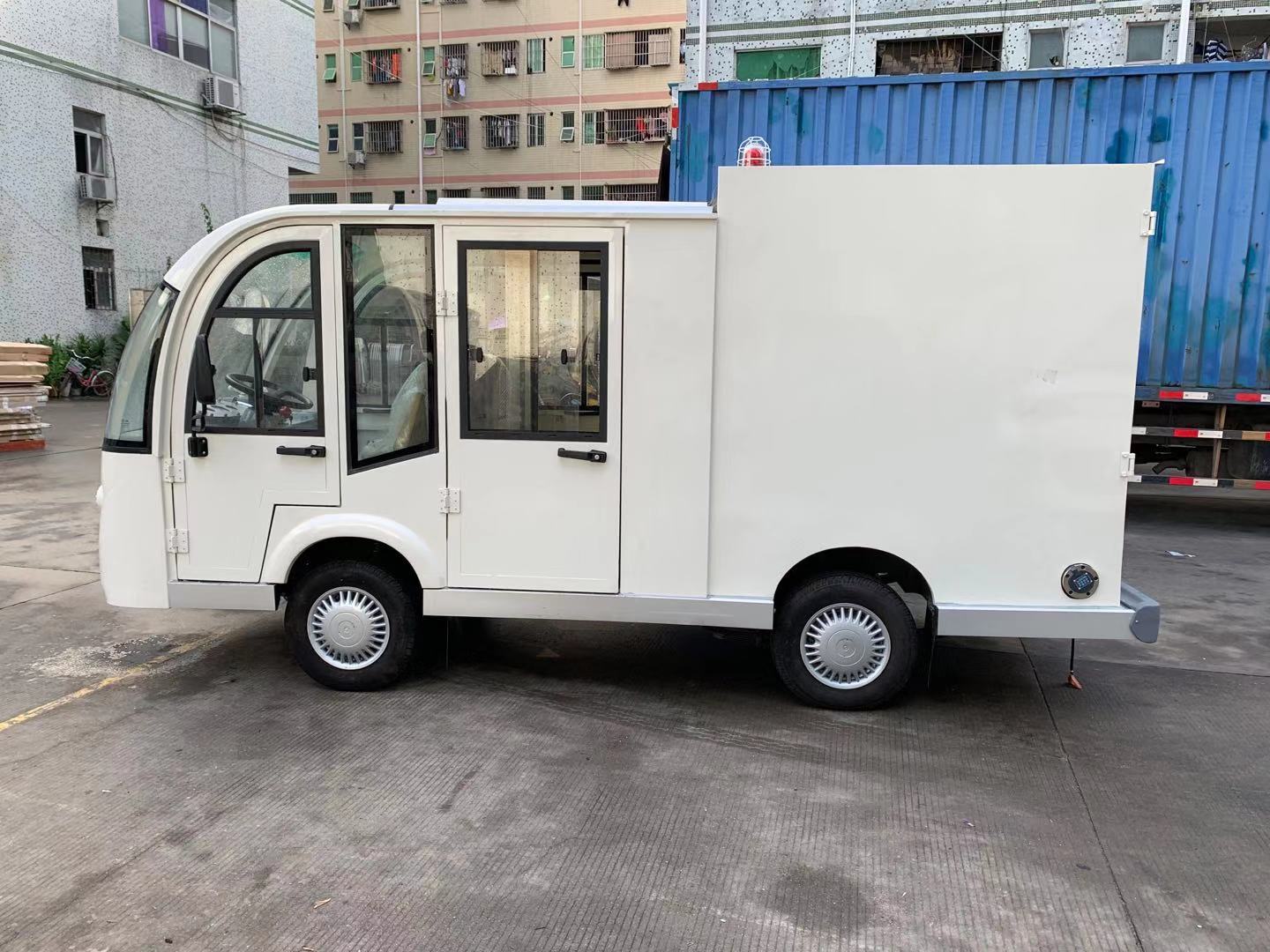 2座電動(dòng)觀光車