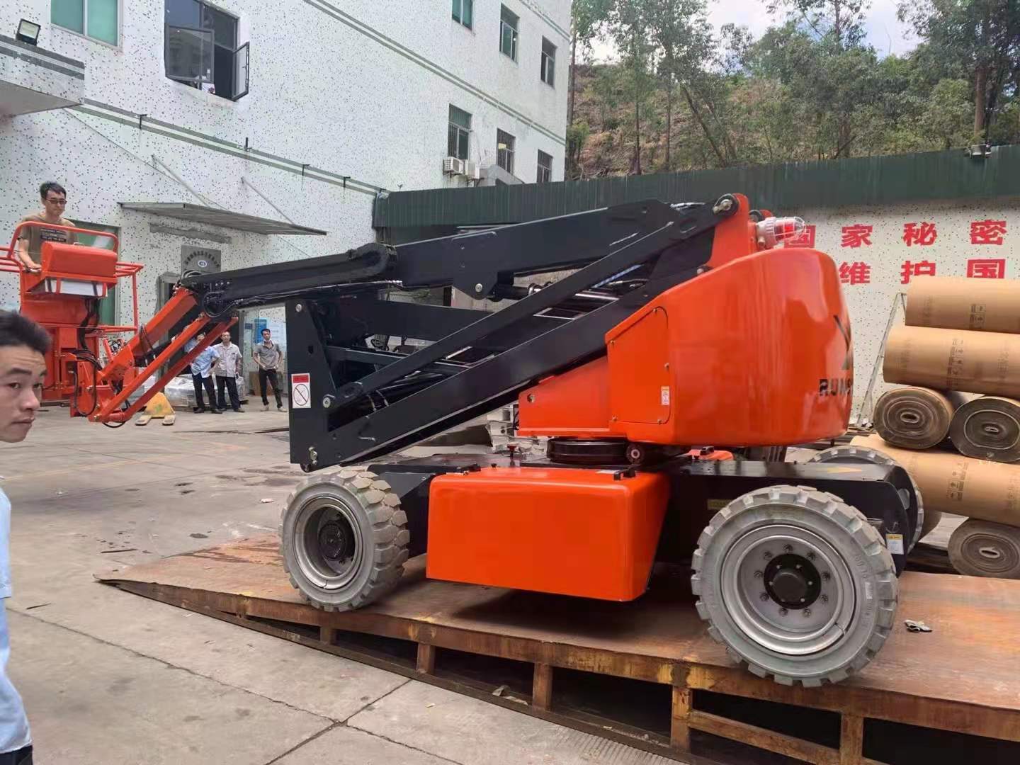 防爆電動(dòng)探臂式高空作業(yè)平臺(tái)