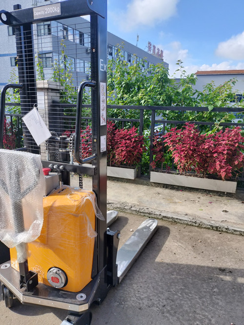 防爆蓄電池托盤堆垛車